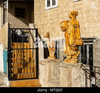 ACRE, ISRAËL - Mars 23, 2018 sculptures : près de l'accueil d'entrée dans la vieille ville d'Akko Banque D'Images