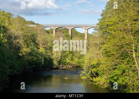 Près de pont-canal de Pontcysyllte au Pays de Galles Llangollen au printemps Banque D'Images