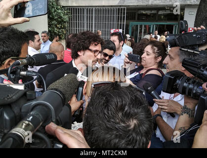 27 mai 2018 - Ivrea, Italy-May 27, 2018 Journée Portes Ouvertes : Rousseau M5S Circulation 5 étoile avec Danilo Toninelli et Davide Casaleggio à Ivrea Crédit : Stefano Guidi/ZUMA/Alamy Fil Live News Banque D'Images