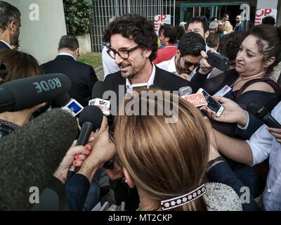 27 mai 2018 - Ivrea, Italy-May 27, 2018 Journée Portes Ouvertes : Rousseau M5S Circulation 5 étoile avec Danilo Toninelli et Davide Casaleggio à Ivrea Crédit : Stefano Guidi/ZUMA/Alamy Fil Live News Banque D'Images