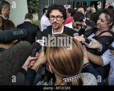 27 mai 2018 - Ivrea, Italy-May 27, 2018 Journée Portes Ouvertes : Rousseau M5S Circulation 5 étoile avec Danilo Toninelli et Davide Casaleggio à Ivrea Crédit : Stefano Guidi/ZUMA/Alamy Fil Live News Banque D'Images