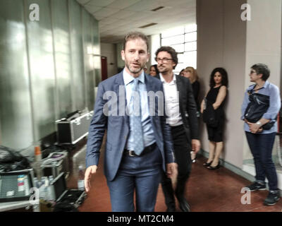 27 mai 2018 - Ivrea, Italy-May 27, 2018 Journée Portes Ouvertes : Rousseau M5S Circulation 5 étoile avec Danilo Toninelli et Davide Casaleggio à Ivrea Crédit : Stefano Guidi/ZUMA/Alamy Fil Live News Banque D'Images