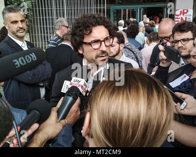 27 mai 2018 - Ivrea, Italy-May 27, 2018 Journée Portes Ouvertes : Rousseau M5S Circulation 5 étoile avec Danilo Toninelli et Davide Casaleggio à Ivrea Crédit : Stefano Guidi/ZUMA/Alamy Fil Live News Banque D'Images