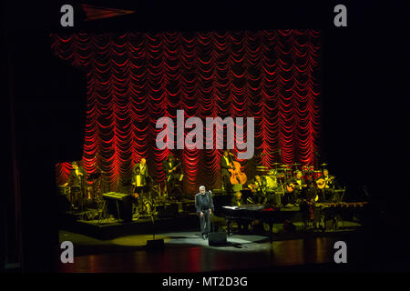 Lugano en Suisse. 27 mai 2018. Le chanteur et auteur-compositeur italien Paolo Conte avec orchestre il se produit sur scène au LAC Théâtre. Credit : Rodolfo Sassano/Alamy Live News Banque D'Images