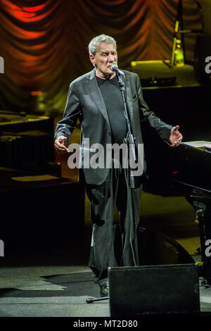 Lugano en Suisse. 27 mai 2018. Le chanteur et auteur-compositeur italien Paolo Conte avec orchestre il se produit sur scène au LAC Théâtre. Credit : Rodolfo Sassano/Alamy Live News Banque D'Images