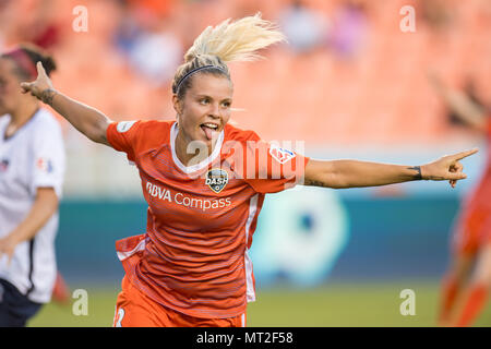 Houston, TX, USA. 27 mai, 2018. Houston Dash en avant Rachel Daly (3) célèbre après avoir marqué un but lors d'un match de football entre l'avancée NWSL Houston de bord et l'esprit de Washington au stade BBVA Compass à Houston, TX. Le tableau de bord a gagné 3 à 2.Trask Smith/CSM/Alamy Live News Banque D'Images