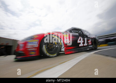 Concord, Caroline du Nord, USA. 24 mai, 2018. Kurt Busch (41) se prépare à la pratique pour le Coca-Cola 600 à Charlotte Motor Speedway à Concord, en Caroline du Nord. Crédit : Stephen A. Arce/ASP/ZUMA/Alamy Fil Live News Banque D'Images