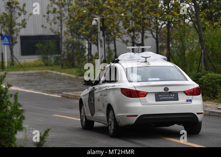 415000 Changde, 415000 changde, Chine. 26 mai, 2018. Guiyang, Chine 26 mai 2018 : le 1er bricolage Robocars KuaiKai Selfdriving Concours est tenue à Guiyang, dans le sud-ouest de la province du Guizhou en Chine. Crédit : SIPA Asie/ZUMA/Alamy Fil Live News Banque D'Images