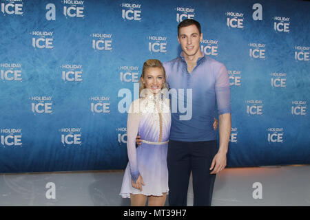 Bei der neuen Praesentation Gaststars Holiday on Ice, Volksbank Arena de Hambourg, 25.04.2018 Aljona Savchenko vedette : und Bruno Massot Où : Hambourg, Allemagne Quand : 25 Avr 2018 Crédit : Becher/WENN.com Banque D'Images