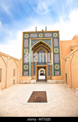 Entrée joliment décorées de Masjed-je Jame' Mosque à Yazd, Iran Banque D'Images