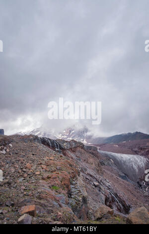 Fin de Kazbegi glacier recouvert de pierre, Géorgie Banque D'Images