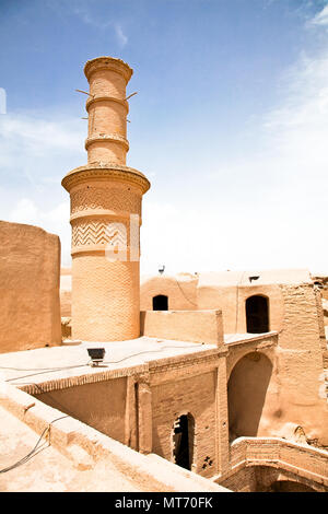 Minarets oscillants fabriqués à partir de boue-brique dans Kharanaq village, la province de Yazd, Iran Banque D'Images