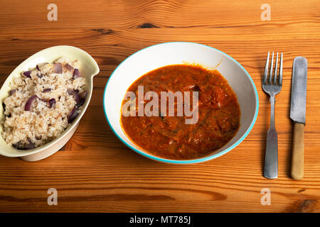 Boeuf au curry et riz fait maison Banque D'Images