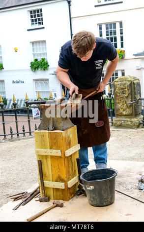 En plein air, au travail du forgeron pantiles Tunbridge Wells articles fer tradition Banque D'Images