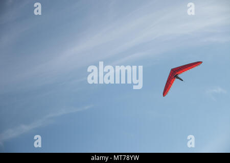 Deltaplane sur la plage Banque D'Images