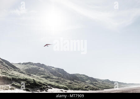 Deltaplane sur la plage Banque D'Images