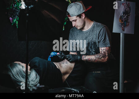 Wroclaw, Pologne. 26 mai, 2018. Festival Tattoo polonais. 300 exposants ont participé au festival. Pendant 4 jours, 4 000 personnes sont passées à travers. Credit : Krzysztof Zatycki/Pacific Press/Alamy Live News Banque D'Images