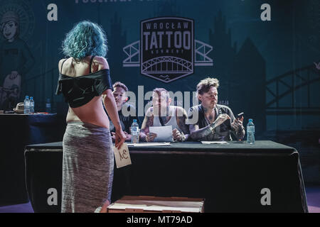 Wroclaw, Pologne. 26 mai, 2018. Festival Tattoo polonais. 300 exposants ont participé au festival. Pendant 4 jours, 4 000 personnes sont passées à travers. Credit : Krzysztof Zatycki/Pacific Press/Alamy Live News Banque D'Images