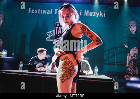 Wroclaw, Pologne. 26 mai, 2018. Festival Tattoo polonais. 300 exposants ont participé au festival. Pendant 4 jours, 4 000 personnes sont passées à travers. Credit : Krzysztof Zatycki/Pacific Press/Alamy Live News Banque D'Images