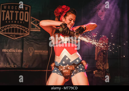 Wroclaw, Pologne. 26 mai, 2018. Festival Tattoo polonais. 300 exposants ont participé au festival. Pendant 4 jours, 4 000 personnes sont passées à travers. Credit : Krzysztof Zatycki/Pacific Press/Alamy Live News Banque D'Images