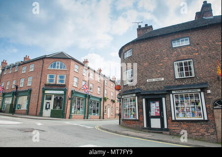 Une vue générale de la Poste dans le village de Tutbury, Staffordshire, Angleterre Le lundi 28 mai 2018. Banque D'Images