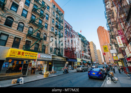 Bayard Street dans le quartier chinois, à Manhattan, New York City. Banque D'Images