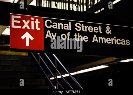 Panneau de sortie à la station de métro Canal Street à Manhattan, New York City Banque D'Images