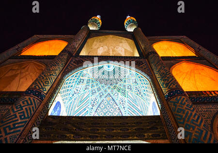 Vue sur Amir Chakhmagh compley par nuit Banque D'Images