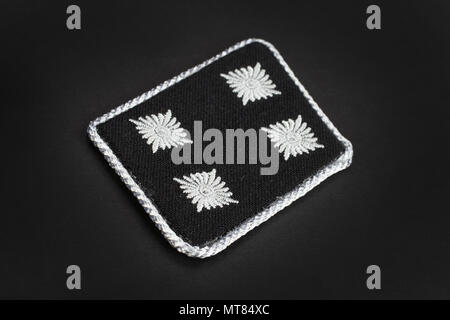 KIEV, UKRAINE - Feb 20, 2016. WW2 Waffen-SS insignes militaires Banque D'Images