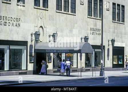 Historique 1988 Bergdorf Goodman Department Store Fifth Avenue MANHATTAN NEW YORK USA Banque D'Images