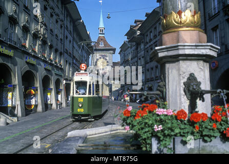 1988 OLD STYLE HISTORIQUE KRAMGASSE TRAM Bern Berner Oberland SUISSE Banque D'Images