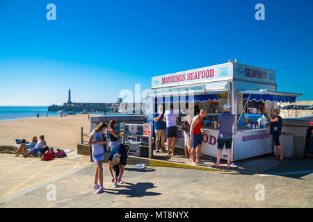 Kiosque de fruits de mer par la plage de Margate, UK Banque D'Images