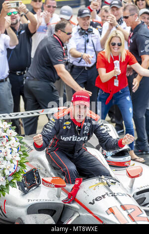 27 mai 2018 - Indianapolis, Indiana, États-Unis d'Amérique - force de volonté (12) de l'Australie remporte son premier trophée Borg-Warner après avoir remporté les 500 miles d'Indianapolis à Indianapolis Motor Speedway à Indianapolis en Indiana. (Crédit Image : © Walter G Arce Sr Inc/ASP ASP via Zuma sur le fil) Banque D'Images