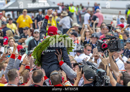 27 mai 2018 - Indianapolis, Indiana, États-Unis d'Amérique - force de volonté (12) de l'Australie remporte son premier trophée Borg-Warner après avoir remporté les 500 miles d'Indianapolis à Indianapolis Motor Speedway à Indianapolis en Indiana. (Crédit Image : © Walter G Arce Sr Inc/ASP ASP via Zuma sur le fil) Banque D'Images