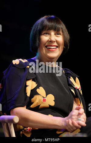 Hay Festival, Hay on Wye, UK - Mardi 29 Mai 2018 - Alice Rawsthorn sur scène à l'Hay Festival parle de sa conception du livre comme une attitude - Photo Steven Mai / Alamy Live News Banque D'Images