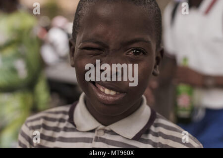 Johannesburg, Soweto, Afrique du Sud. Mar 31, 2018. Les visiteurs de l'Izikhothane la danse de l'événement et s'amuser dans le parc de Thokoza à Soweto, Johannesburg. Credit : Stefan/Kleinowitz ZUMA Wire/Alamy Live News Banque D'Images