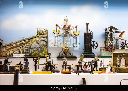 MUNICH, ALLEMAGNE - le 24 mai 2018 : intérieur de Spielzeugmuseum (Musée du Jouet) dans la tour de l'Ancien hôtel de ville (Alten Rathausturm) de Munich City. Le jouet de Munich Banque D'Images