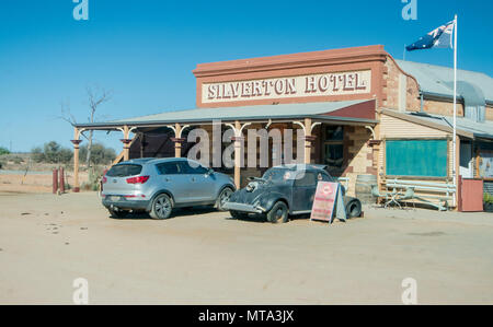 L'emblématique Hôtel Silverton outback en Nouvelle Galles du Sud a été utilisé dans plus de 100 films, séries TV et publicités. Banque D'Images