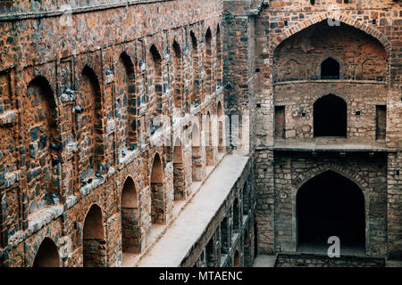 Agrasen ki Baoli, Cage à Delhi, Inde Banque D'Images