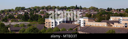 Vue panoramique sur les champs vallonnés, extraite du Lewisham plusieurs étages. Lewisham, Londres Banque D'Images