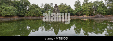 Vue sur l'île temple Preah Neak Poan à Angkor au Cambodge Banque D'Images