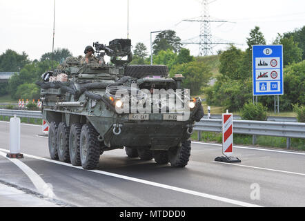 Rozvadov, République tchèque. 29 mai, 2018. Convoi de troupes américaines à la frontière ROZVADOV, traverse le 29 mai 2018, de se déplacer à travers la République tchèque au sein de l'exercice 2018 Grève Sabre. Photo : CTK Miroslav Chaloupka/Photo/Alamy Live News Banque D'Images