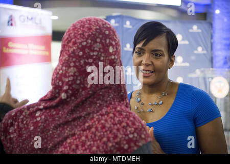 29 mai 2018 - Atlanta, GA - Le maire d'Atlanta, Keisha Lance bas accueille le membre de la communauté musulmane de la région à un dîner d'Iftar Ramadan tenu à Atlanta l'Hôtel de Ville. (Crédit Image : © Robin Rayne Nelson via Zuma sur le fil) Banque D'Images