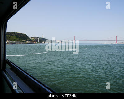 Tagius river vu depuis le ferry-boat, Lisbonne, Portugal Banque D'Images