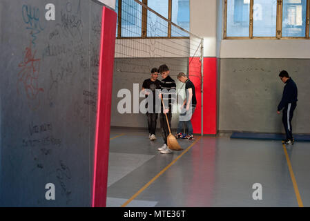 Rome. 'Machiavelli' high school occupées par des étudiants qui protestent contre les coupures du gouvernement sur l'éducation. L'Italie. Banque D'Images