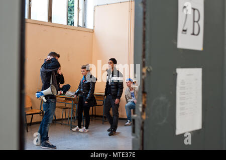 Rome. 'Machiavelli' high school occupées par des étudiants qui protestent contre les coupures du gouvernement sur l'éducation. L'Italie. Banque D'Images