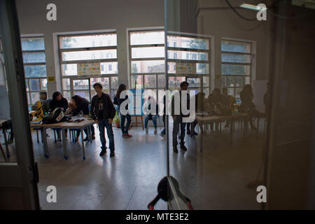 Rome. 'Machiavelli' high school occupées par des étudiants qui protestent contre les coupures du gouvernement sur l'éducation. L'Italie. Banque D'Images