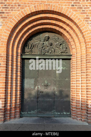 Porte de l'église de St Marys Church à Ystad en Suède Banque D'Images