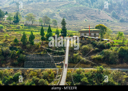 Plus long pont suspendu du Bhoutan sur la rivière Tsang Puna Chhu, Punakha, Bhoutan Banque D'Images