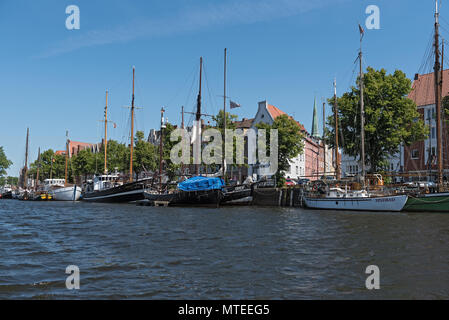 De vieux navires dans le port musée à Lubeck sur wenditzufer, untertrave, lubeck, Allemagne Banque D'Images